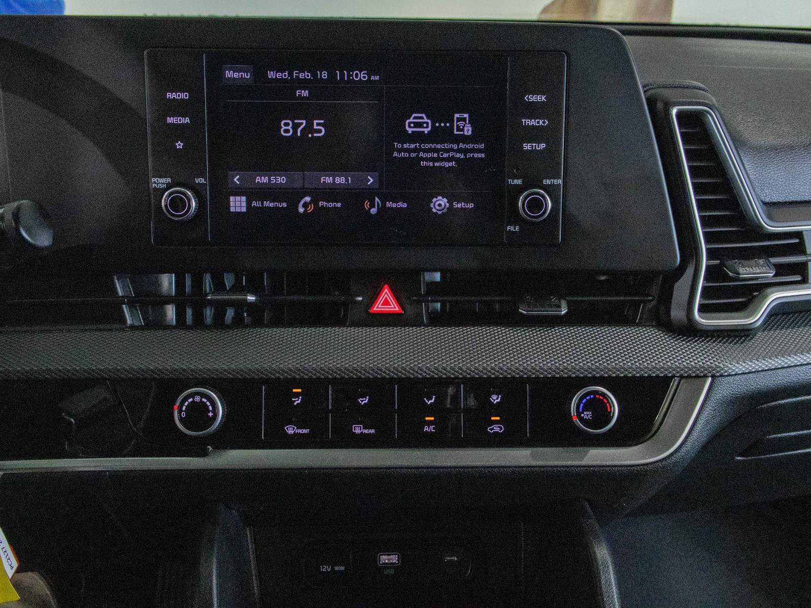 Used 2023 Kia Sportage LX image 4