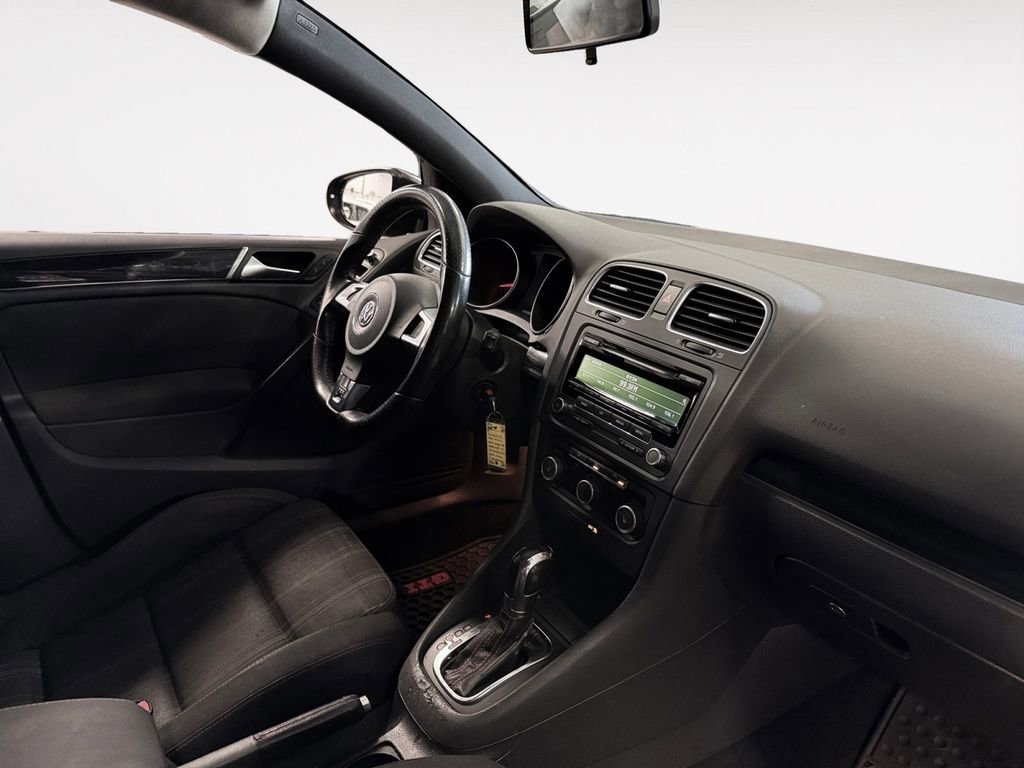 Used 2012 Volkswagen Golf 4-Door FWD image 9