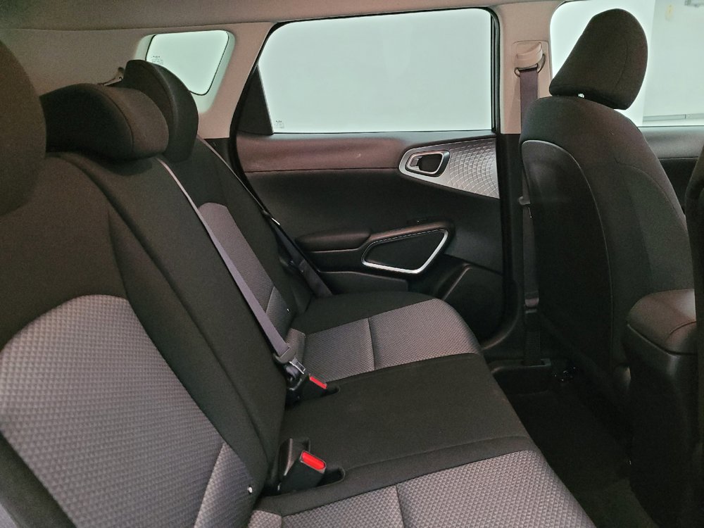Used 2025 Kia Soul LX FWD image 19