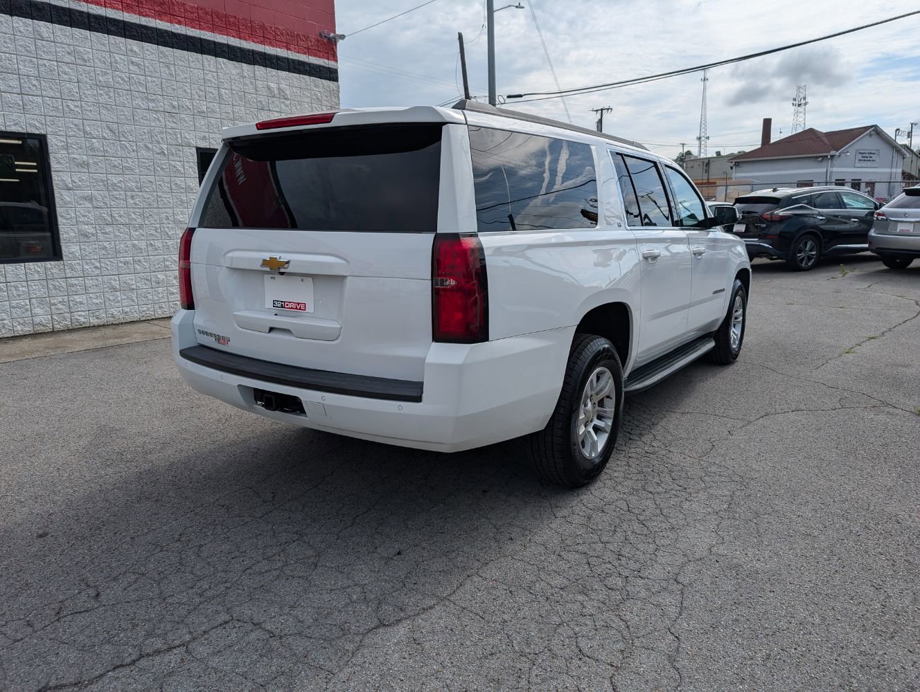 Used 2020 Chevrolet Suburban LT AWD/4WD image 6