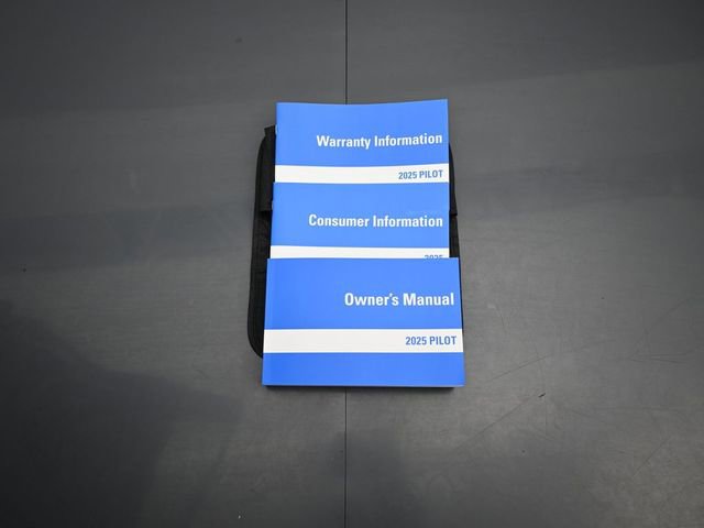 Used 2025 Honda Pilot Elite image 46