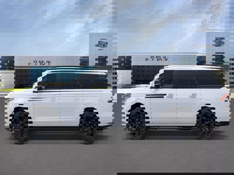 New 2026 Lincoln Navigator L Reserve w/ Jet Appearance Package image 3