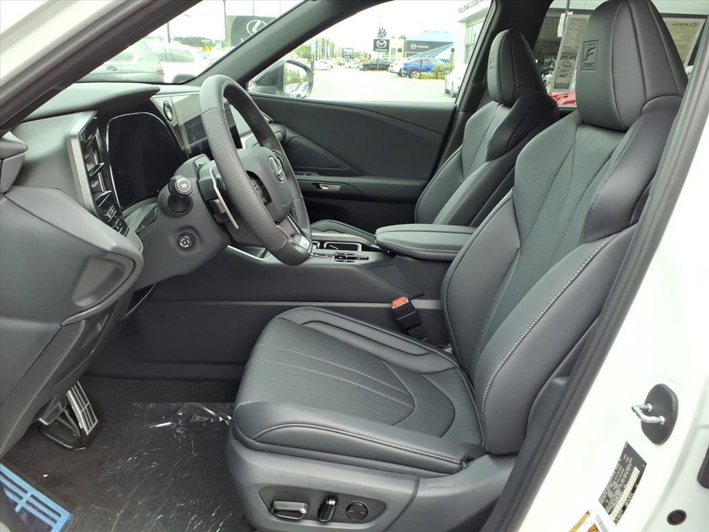 New 2026 Lexus TX 500h AWD w/ Technology Package image 15