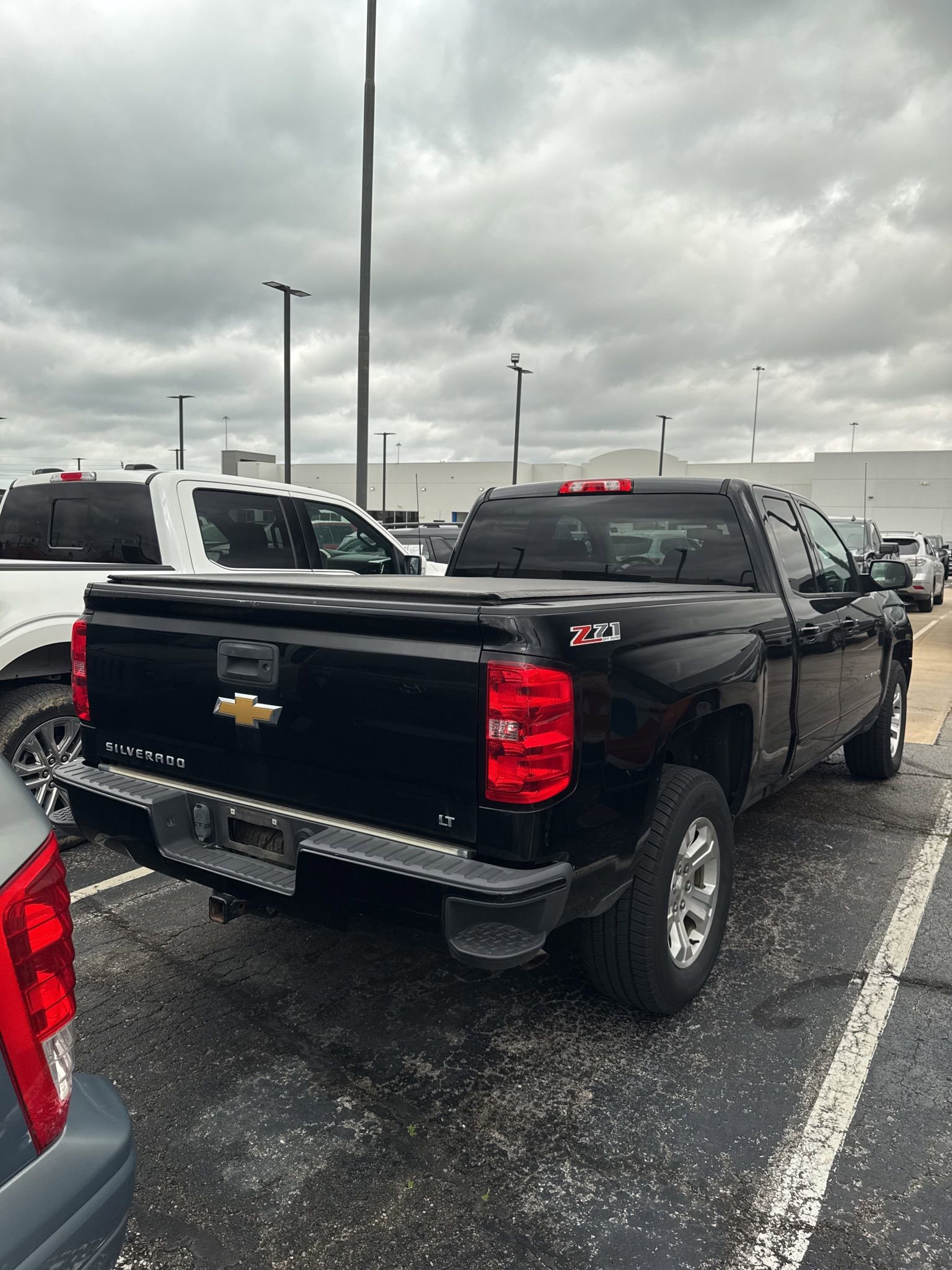 Used 2017 Chevrolet Silverado 1500 LT w/ All Star Edition AWD/4WD image 3