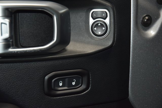 Used 2018 Jeep Wrangler Unlimited Sahara image 47