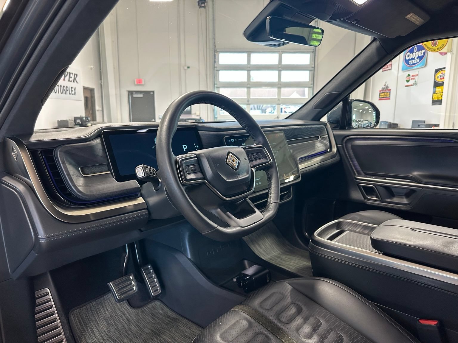 Used 2023 Rivian R1T Adventure AWD/4WD image 16