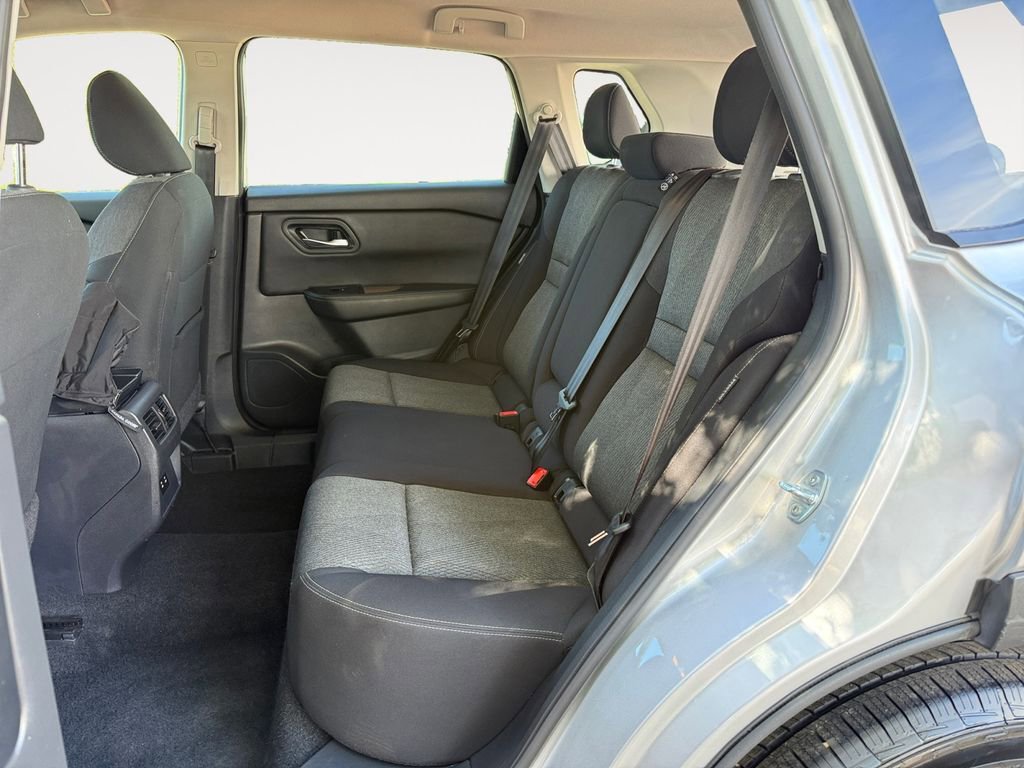 Used 2025 Nissan Rogue SV AWD/4WD image 13
