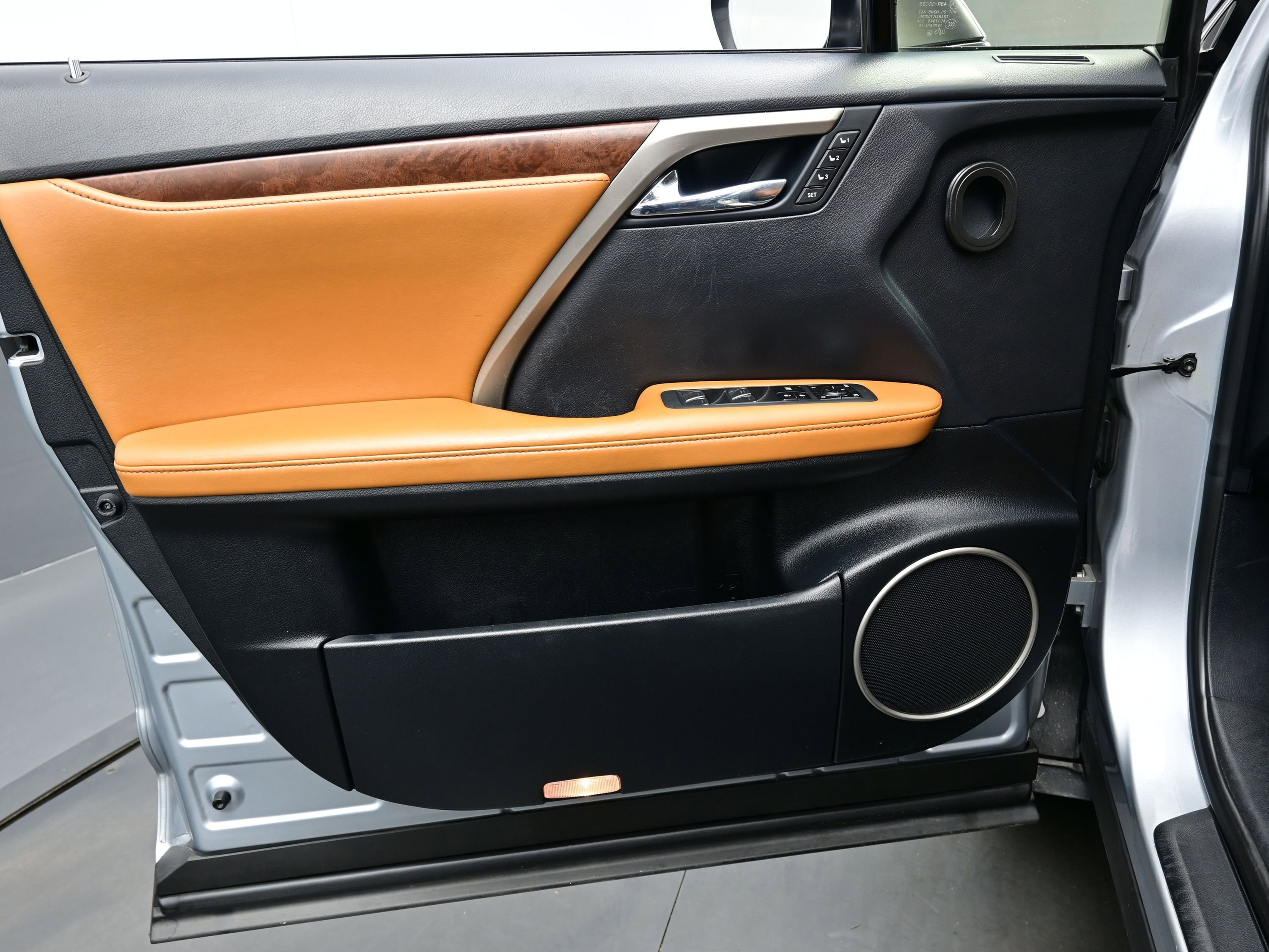 Used 2022 Lexus RX 350L Premium image 10