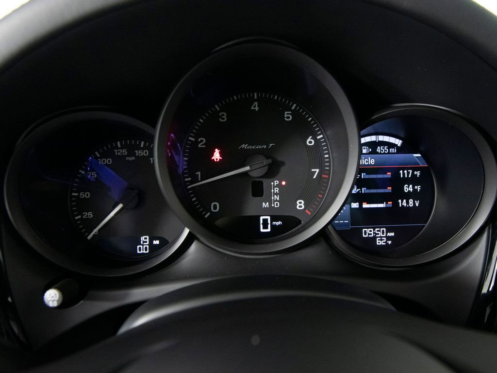 New 2026 Porsche Macan Turbo image 24