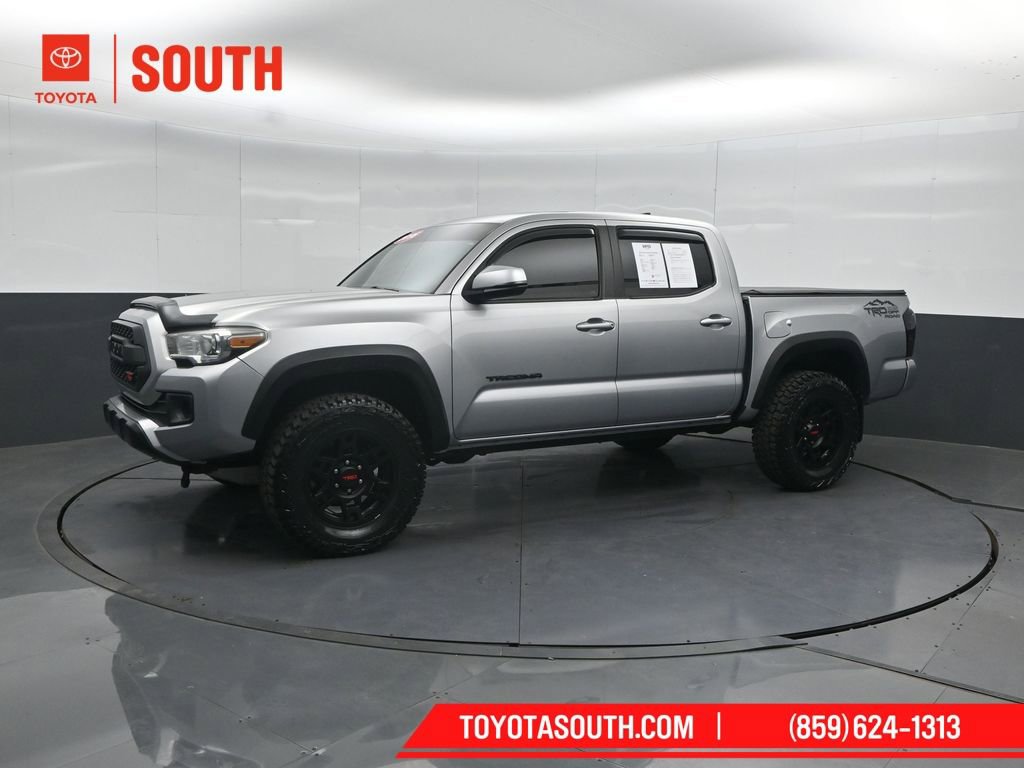 Used 2016 Toyota Tacoma TRD Off-Road AWD/4WD image 7