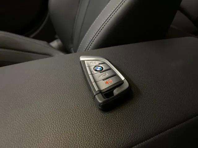 Used 2025 BMW i4 xDrive40i w/ Parking Assistance Package image 90