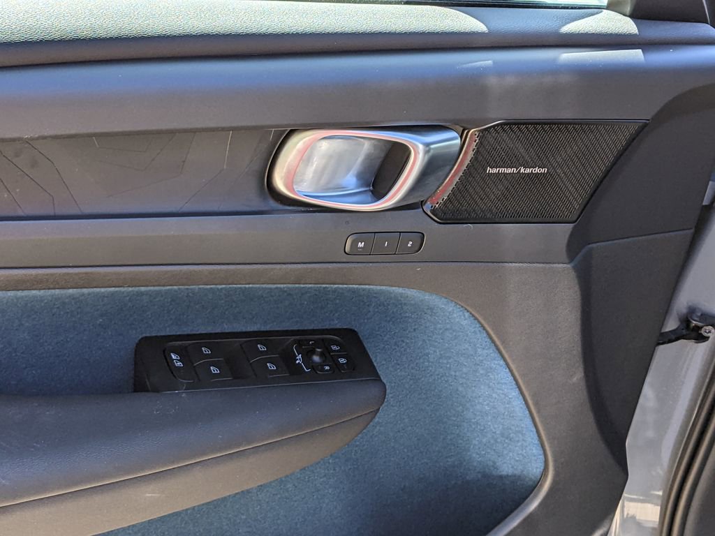 Certified 2023 Volvo C40 P8 Recharge Ultimate image 10