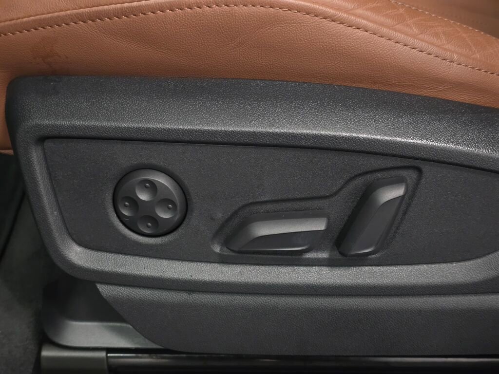 Certified 2025 Audi Q5 2.0T Premium w/ Convenience Plus Package image 40