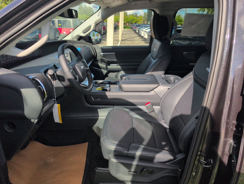New 2027 Ford Expedition Platinum RWD image 5