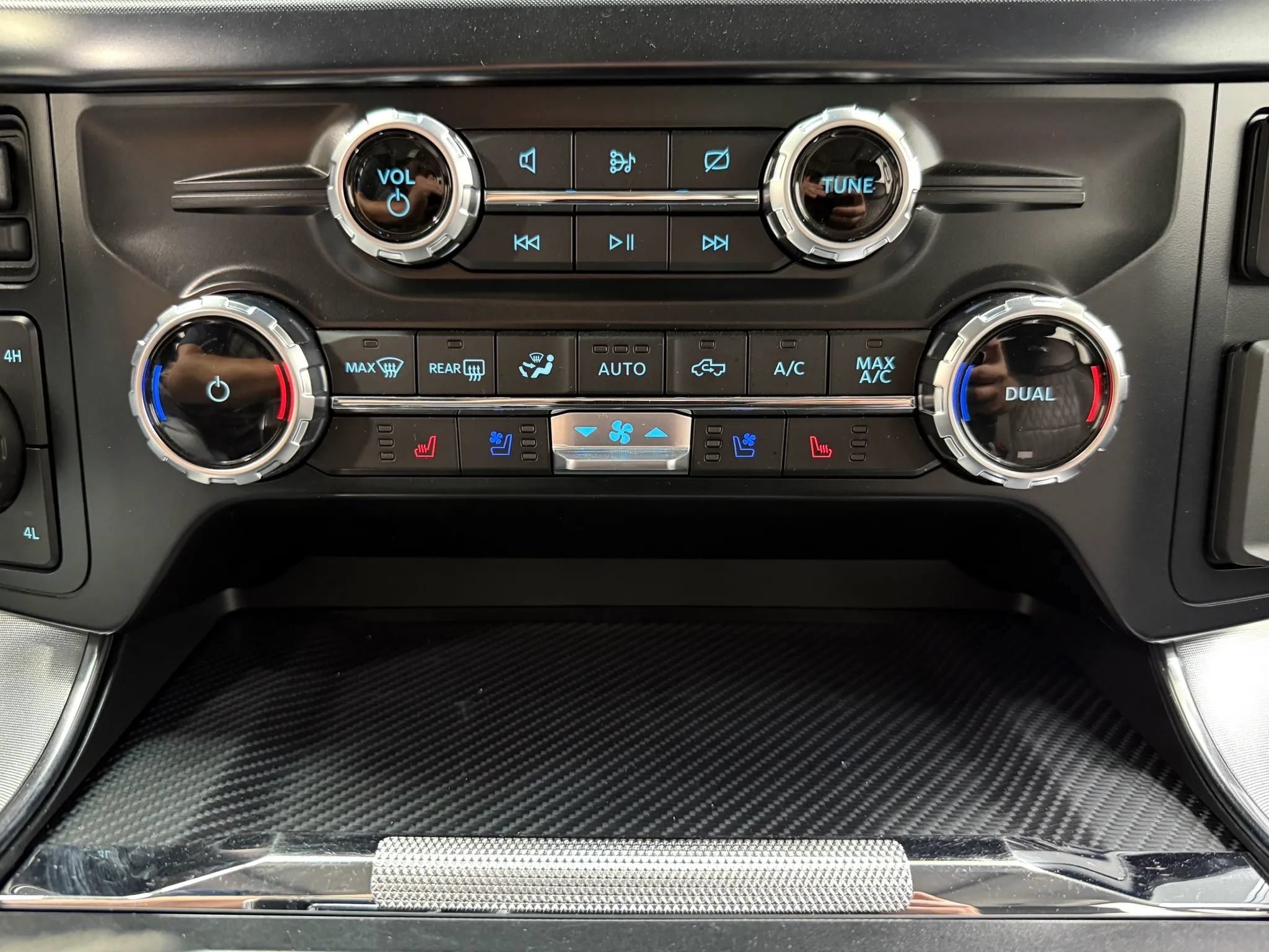 Used 2023 Ford F150 Limited AWD/4WD image 29