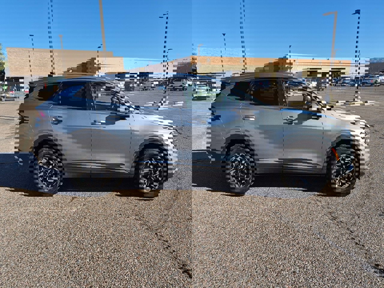 Used 2024 Kia Sportage LX image 2