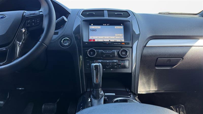 Used 2017 Ford Explorer XLT w/ Equipment Group 202A FWD image 15