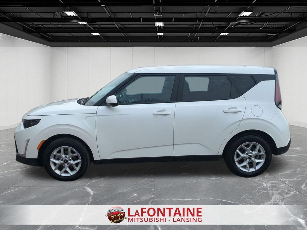 Used 2025 Kia Soul LX w/ LX Technology Package image 5