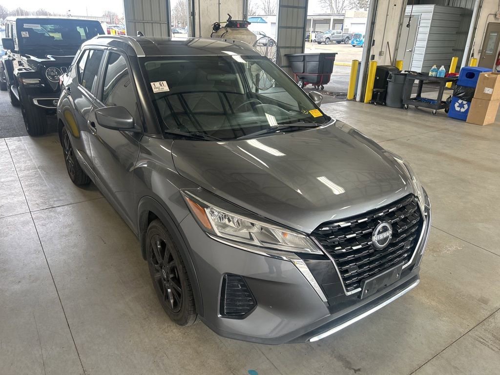Used 2022 Nissan Kicks SV image 1