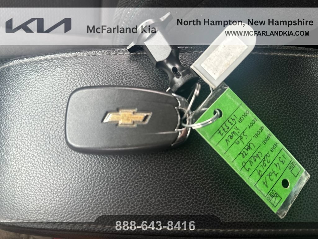 Used 2019 Chevrolet Cruze LT w/ Convenience Package FWD image 20