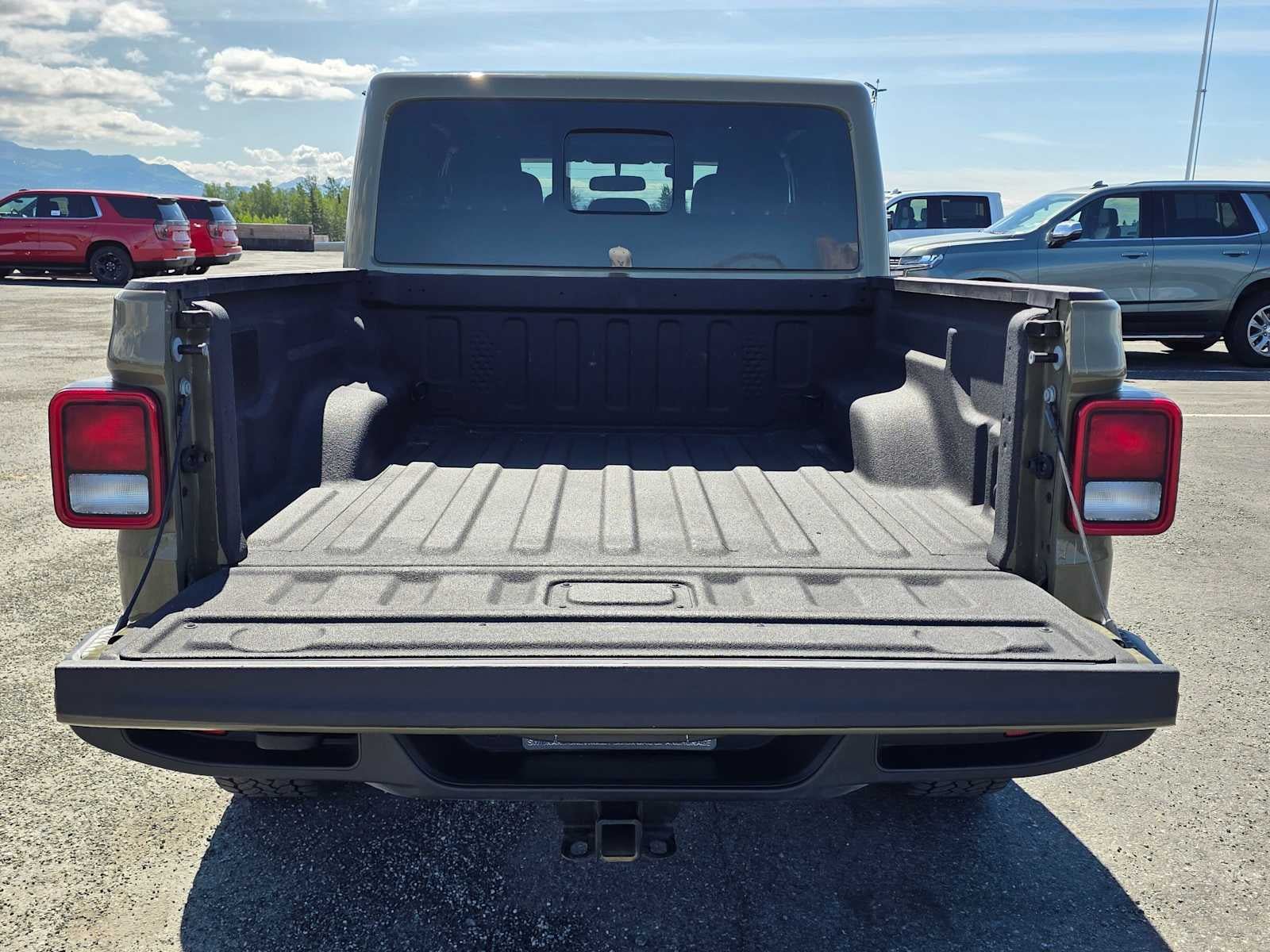 Used 2025 Jeep Gladiator Sport AWD/4WD image 13