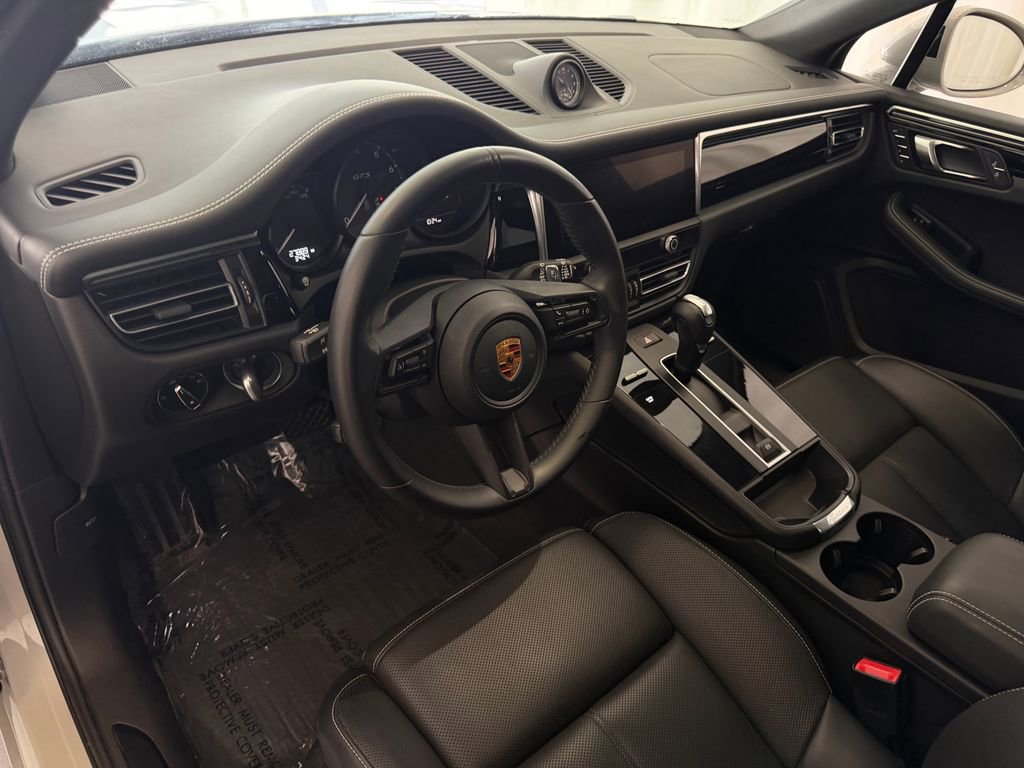 Used 2023 Porsche Macan GTS AWD/4WD image 4