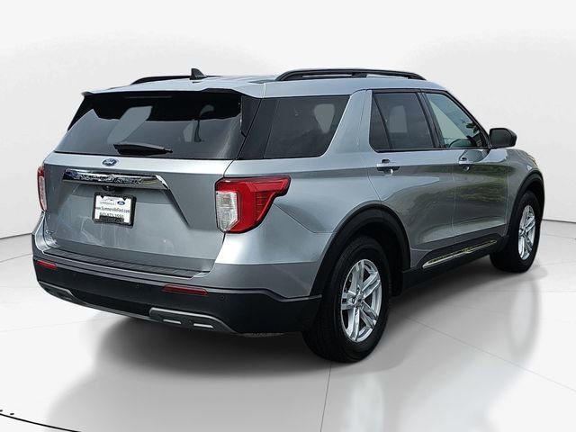 Used 2023 Ford Explorer XLT w/ Equipment Group 202A RWD image 3