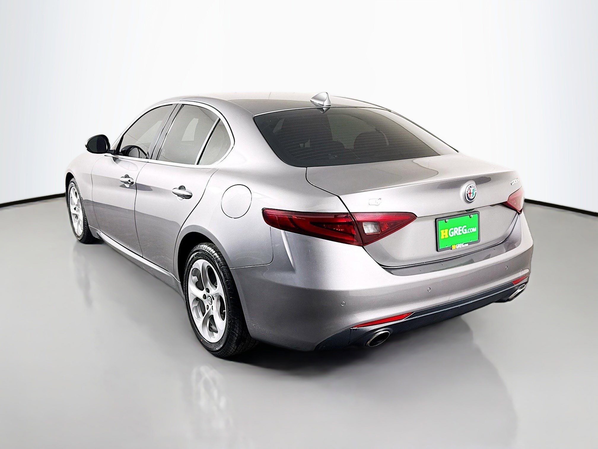 Used 2019 Alfa Romeo Giulia Base image 7