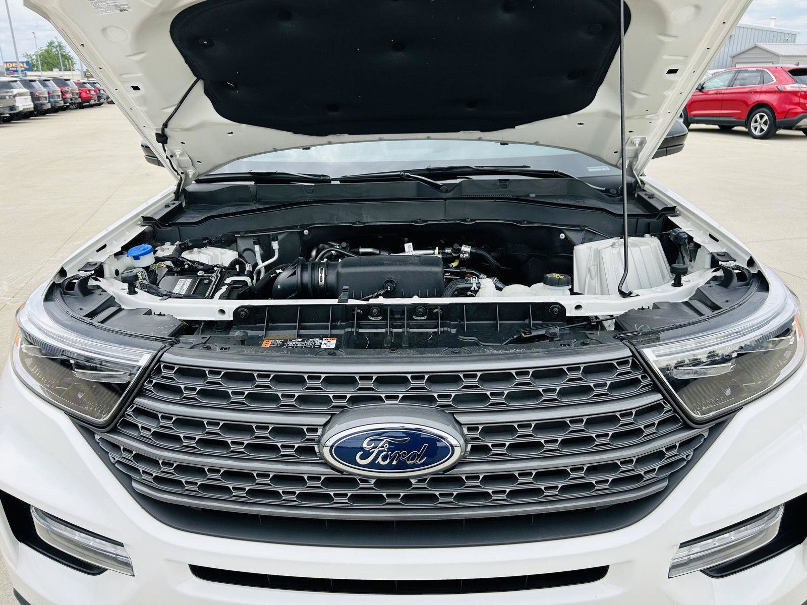 Used 2024 Ford Explorer XLT w/ Equipment Group 202A AWD/4WD image 48