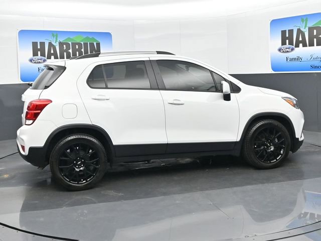 Used 2022 Chevrolet Trax LT w/ Sport Edition FWD image 6