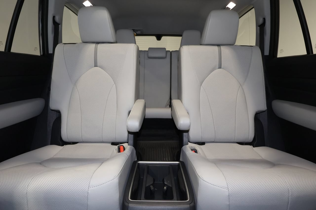 Used 2026 Toyota Grand Highlander AWD image 31