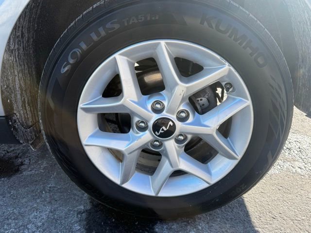 Used 2023 Kia Soul LX w/ LX Technology Package image 11