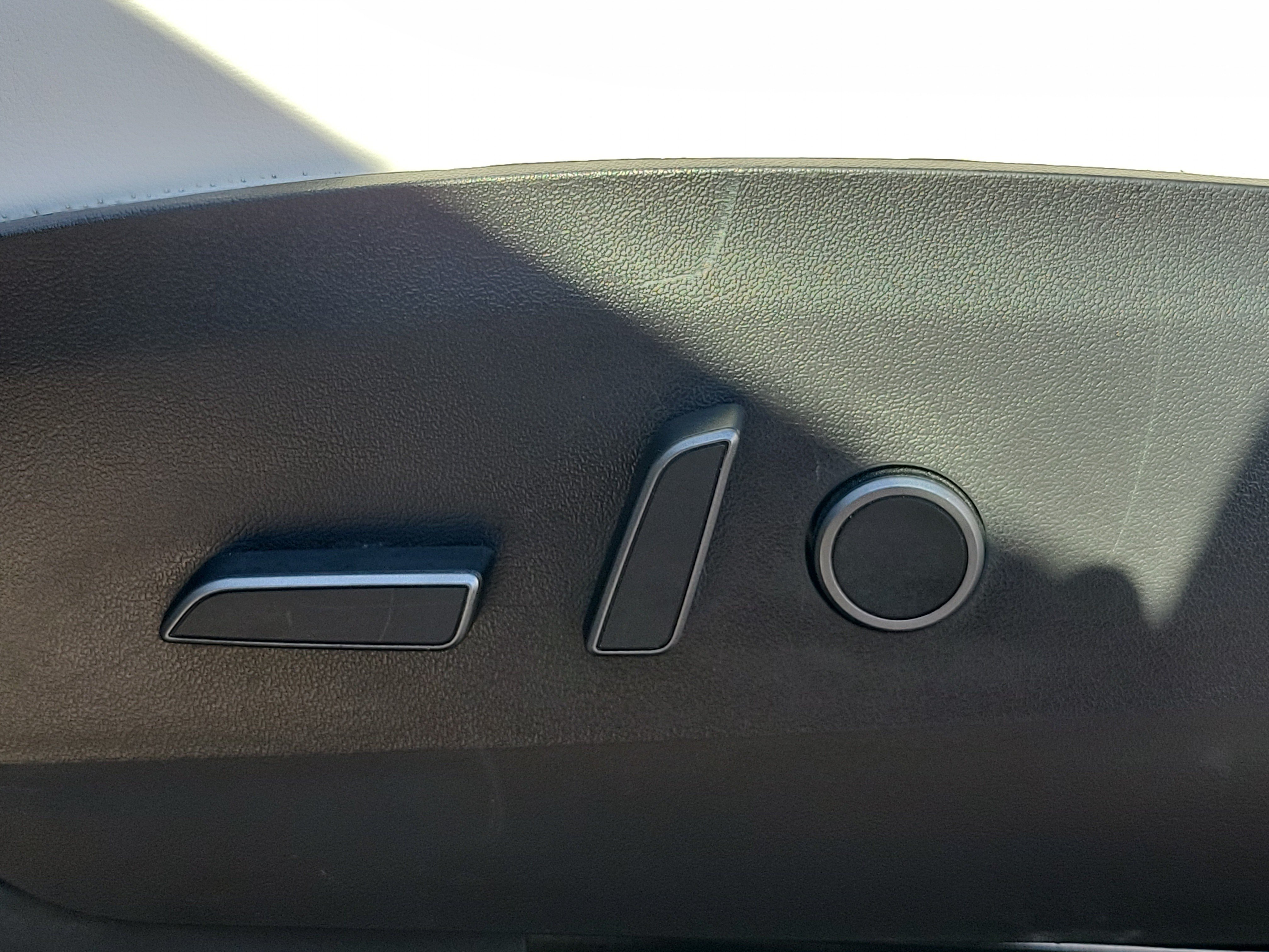 Used 2021 Tesla Model Y Long Range AWD/4WD image 11