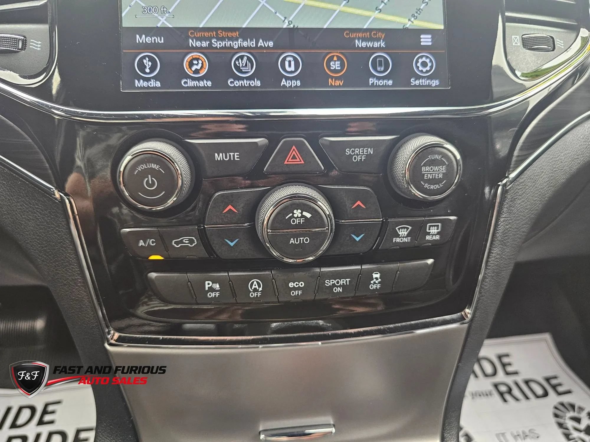 Used 2020 Jeep Grand Cherokee Limited w/ Luxury Group II AWD/4WD image 22