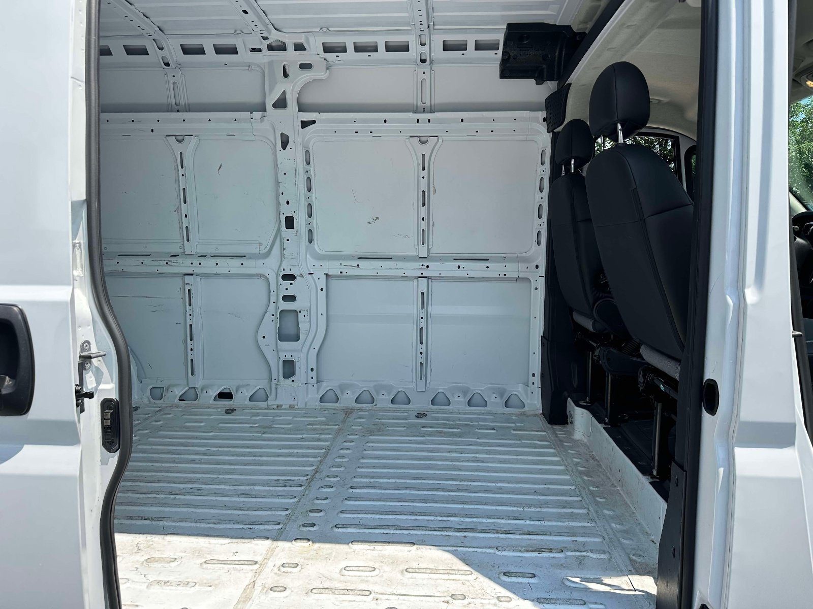 Used 2026 RAM ProMaster 2500 w/ Convenience Group FWD image 35