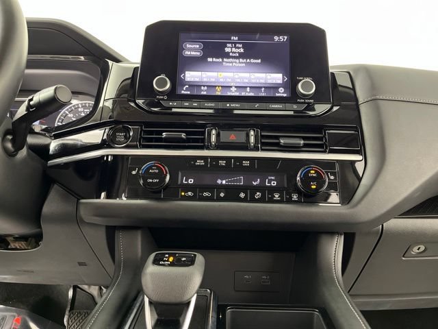 Used 2025 Nissan Pathfinder SV FWD image 26