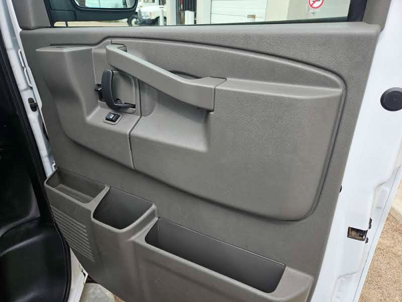 Used 2024 GMC Savana 2500 w/ Driver Convenience Package RWD image 18
