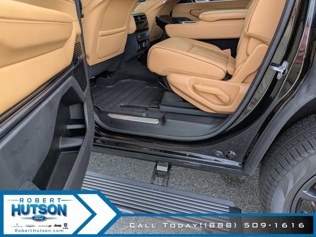 New 2024 Jeep Grand Wagoneer Series III w/ Quick Order Packagew 28T AWD/4WD image 15