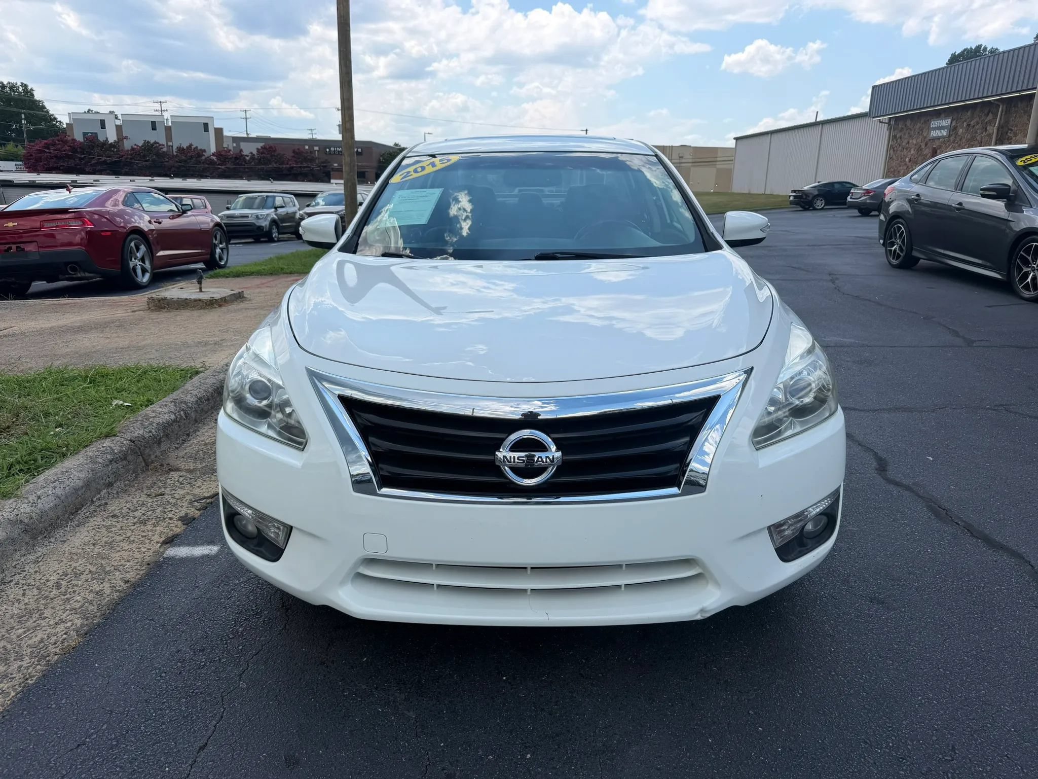 Used 2015 Nissan Altima 2.5 SV w/ Convenience Package FWD image 2