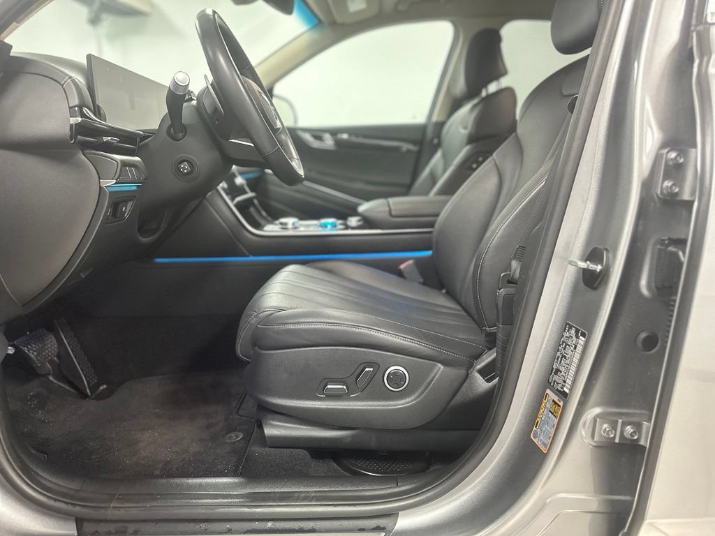 Used 2025 Genesis GV80 2.5T Standard AWD/4WD image 19