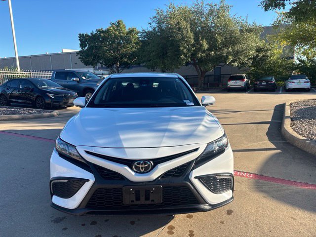 Used 2024 Toyota Camry SE FWD image 2