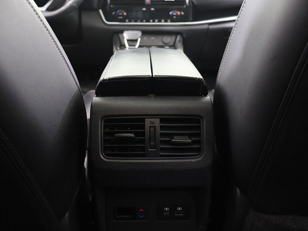 Used 2023 Nissan Rogue SL w/ SL Premium Package image 59