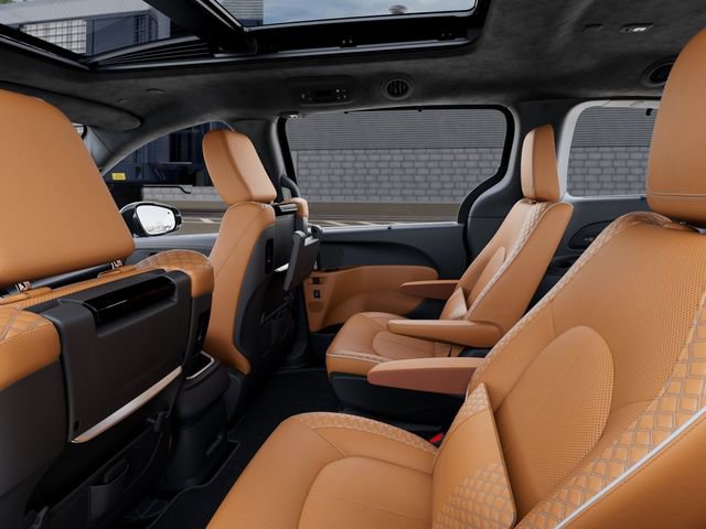 New 2026 Chrysler Pacifica Pinnacle w/ Trailer Tow Group image 23