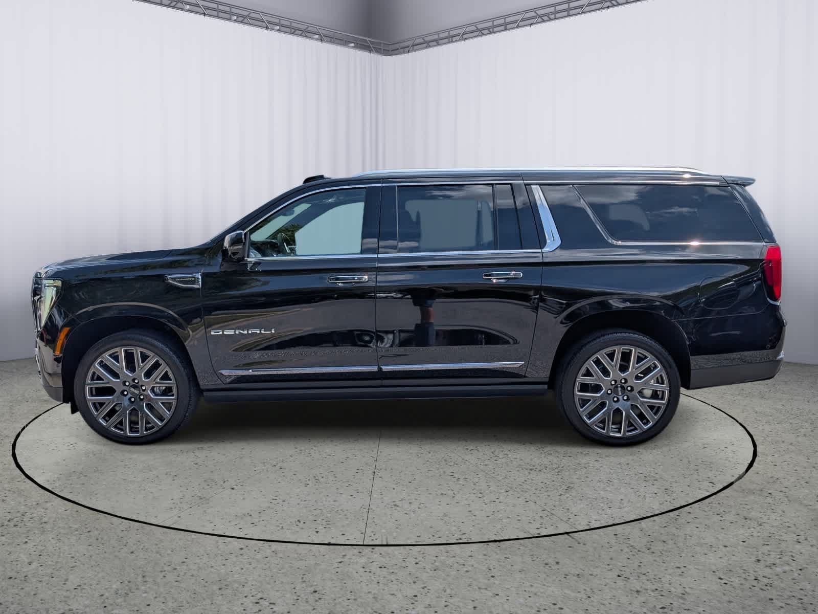 Certified 2026 GMC Yukon XL Denali Ultimate AWD/4WD image 6