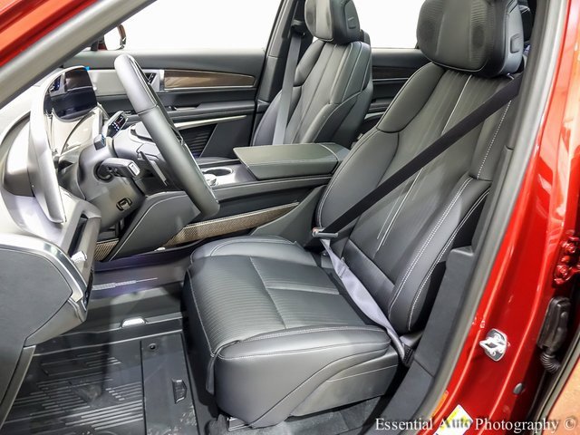 New 2026 Cadillac Vistiq Luxury w/ LPO, Floor Liner Package image 8