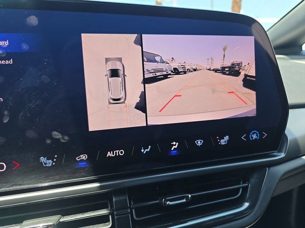 Used 2024 Chevrolet Equinox EV RS FWD image 15
