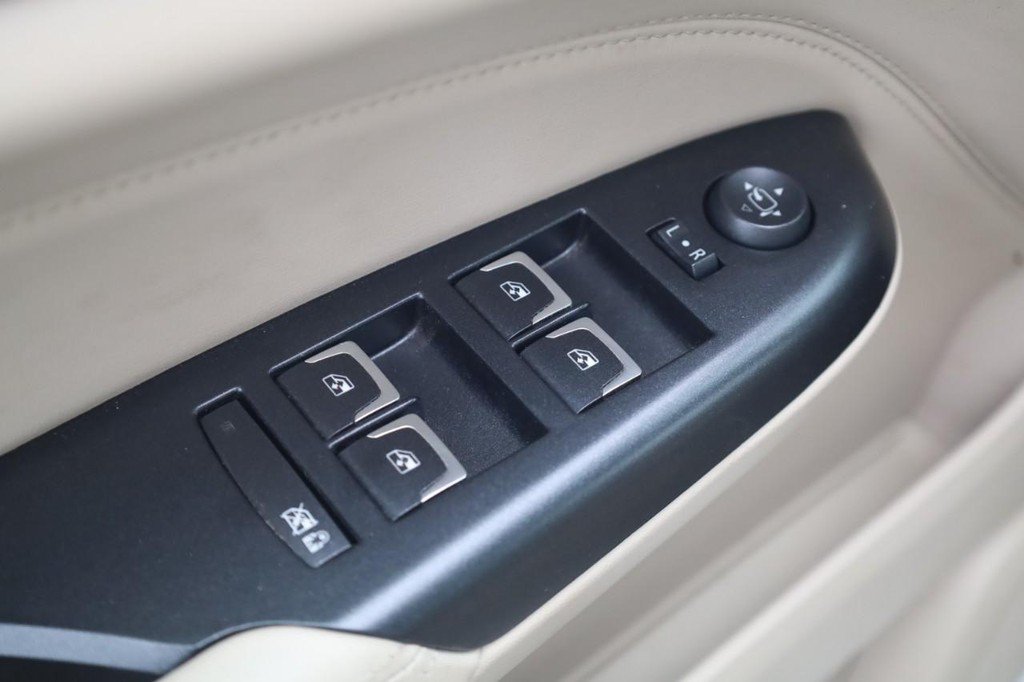Used 2015 Cadillac SRX Premium FWD image 11