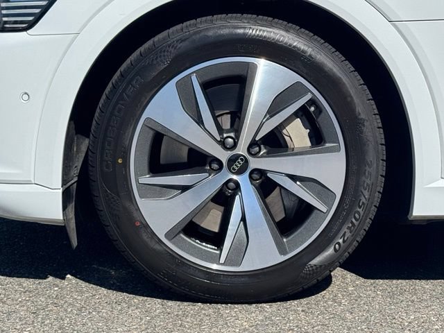 Used 2024 Audi Q8 e-tron Premium Plus w/ Premium Plus Package AWD/4WD image 11