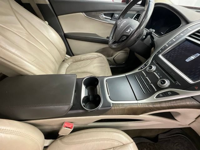 Used 2017 Lincoln MKX Select w/ Select Plus Package FWD image 16