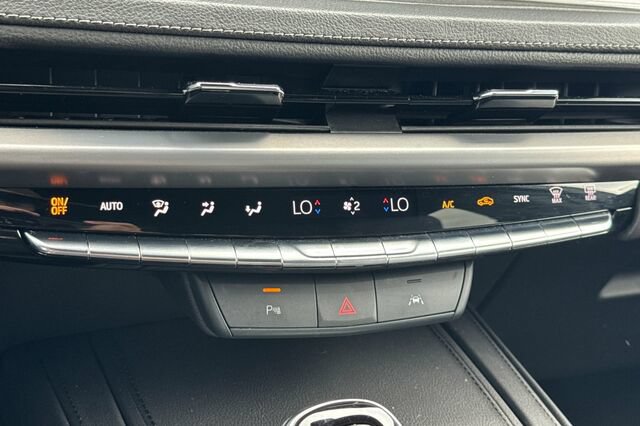 Certified 2025 Cadillac XT4 Premium Luxury FWD image 21